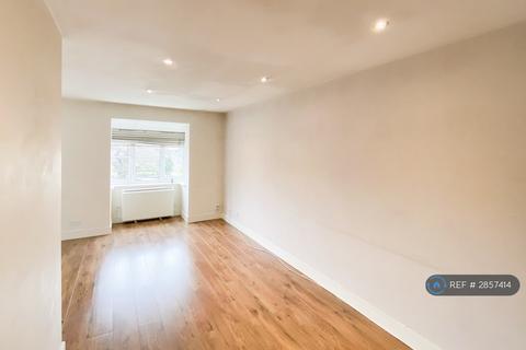 2 bedroom flat to rent, Higham Station Avenue, London, E4