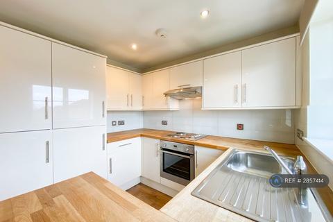 2 bedroom flat to rent, Higham Station Avenue, London, E4