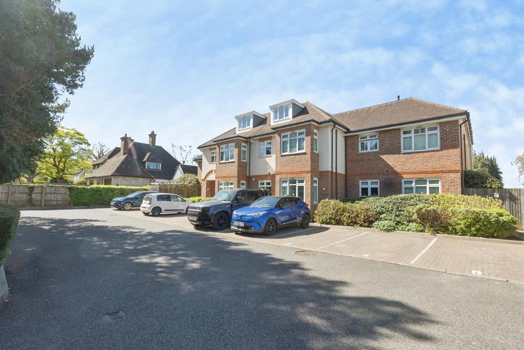 2 bedroom flat for sale
