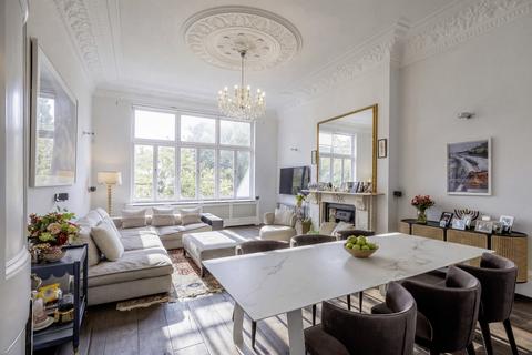 2 bedroom flat for sale, Belsize Park Gardens, London, NW3