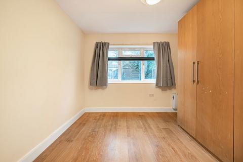 2 bedroom maisonette to rent, Redesdale Gardens, Isleworth TW7