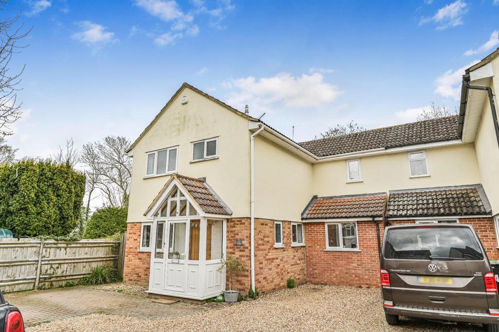 Leaden Close, Leaden Roding, Dunmow 5 bed semi-detached house - £500,000