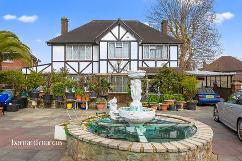 4 bedroom detached house for sale, Lancaster Road, London