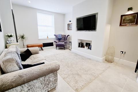 3 bedroom terraced house for sale, Manchester Road, Greenfield OL3