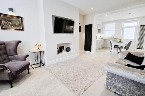 3 bedroom terraced house for sale, Manchester Road, Greenfield OL3