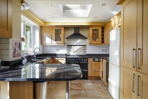 4 bedroom semi-detached house for sale, Ashness Gardens, Greenford