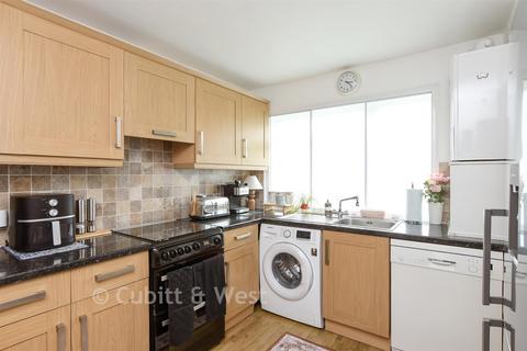 2 bedroom ground floor maisonette for sale, Doods Place, Reigate RH2