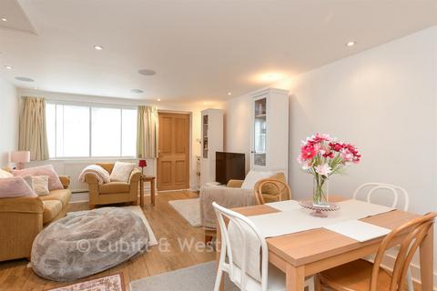 2 bedroom ground floor maisonette for sale, Doods Place, Reigate RH2