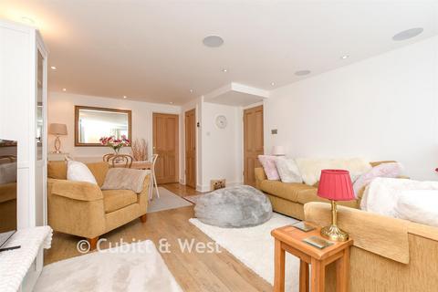 2 bedroom ground floor maisonette for sale, Doods Place, Reigate RH2