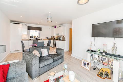2 bedroom flat for sale, Meridian Way, Southampton, Hampshire, SO14