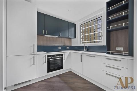 2 bedroom flat to rent, Lily House, TW18