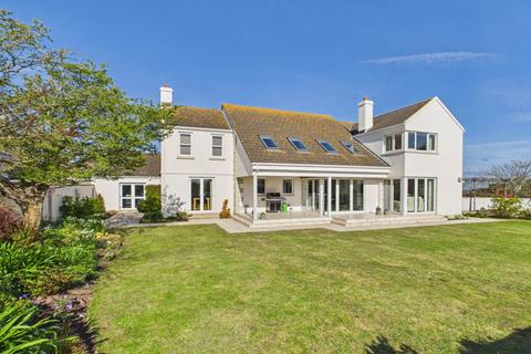 4 bedroom detached house for sale, La Rue Des Pallieres, St Ouen