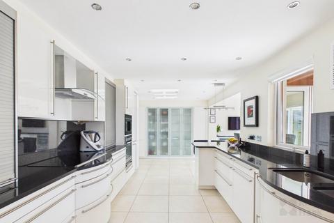 4 bedroom detached house for sale, La Rue Des Pallieres, St Ouen