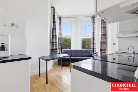 2 bedroom flat for sale, Hollybush Hill, Wanstead