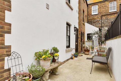 2 bedroom end of terrace house for sale, Union Square, Broadstairs CT10