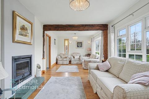 4 bedroom detached bungalow for sale, Headcorn Road, Biddenden, TN27
