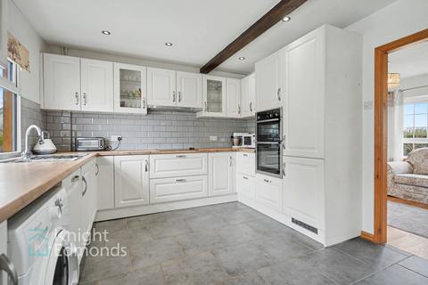 4 bedroom detached bungalow for sale, Headcorn Road, Biddenden, TN27
