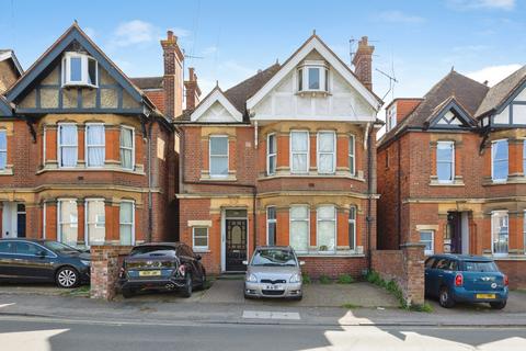 1 bedroom flat for sale, York Road, Guildford, Surrey, GU1
