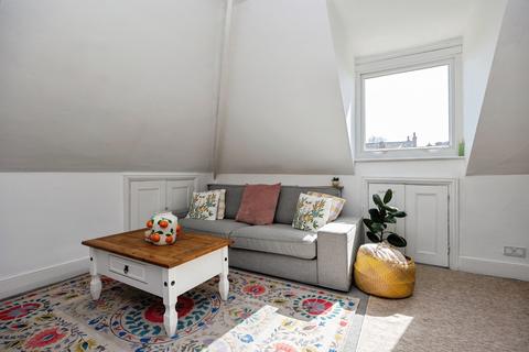 1 bedroom flat for sale, York Road, Guildford, Surrey, GU1