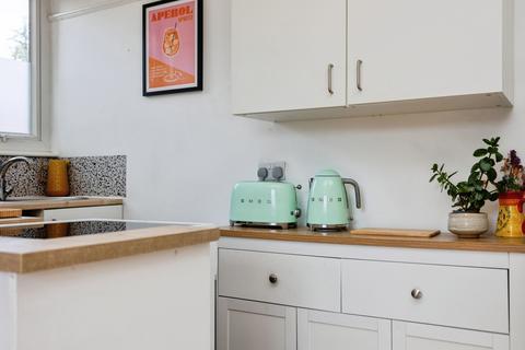 1 bedroom flat for sale, York Road, Guildford, Surrey, GU1
