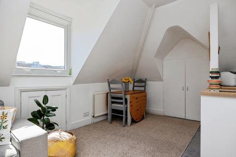 1 bedroom flat for sale, York Road, Guildford, Surrey, GU1