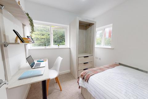4 bedroom flat to rent,  Yalta Court, Leeds LS2