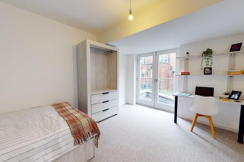 4 bedroom flat to rent,  Yalta Court, Leeds LS2