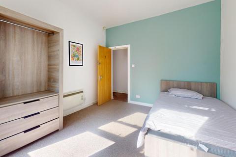 5 bedroom flat to rent, Hyde Terrace, Leeds LS2