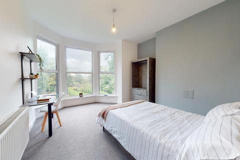 5 bedroom flat to rent, Moorland Avenue, Leeds LS6