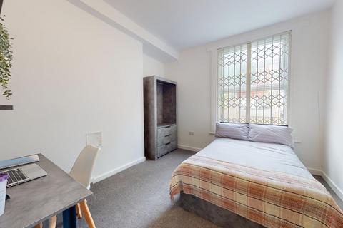 5 bedroom flat to rent, Moorland Avenue, Leeds LS6