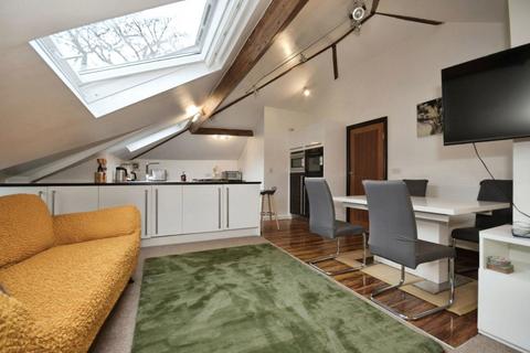 2 bedroom flat for sale, London Road, Buxton, Derbyshire, SK17