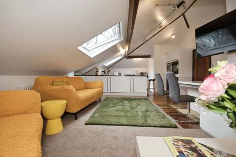 2 bedroom flat for sale, London Road, Buxton, Derbyshire, SK17
