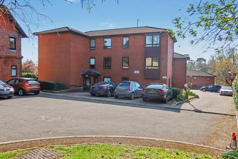 2 bedroom flat for sale, Flat 22, Fircroft, Banbury OX16 9XT