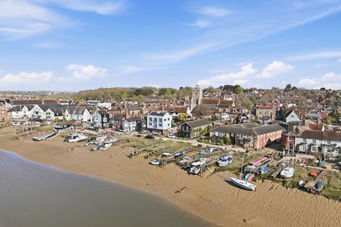 2 bedroom cottage for sale, The Quay, Wivenhoe, Colchester, CO7