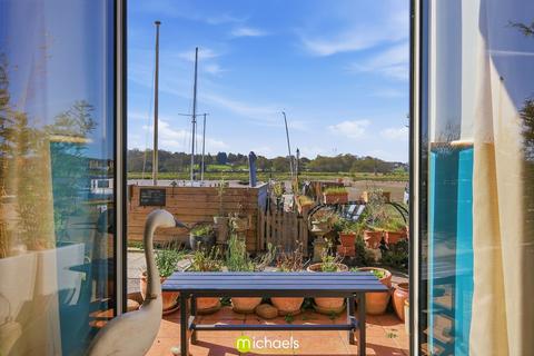 2 bedroom cottage for sale, The Quay, Wivenhoe, Colchester, CO7
