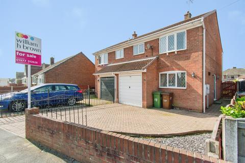 3 bedroom semi-detached house for sale, Mayors Walk, Castleford