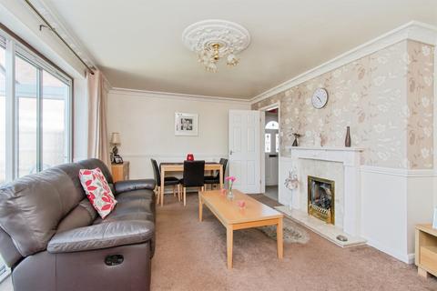 3 bedroom semi-detached house for sale, Mayors Walk, Castleford