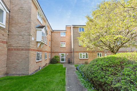 1 bedroom flat for sale, Thant Close, London, E10