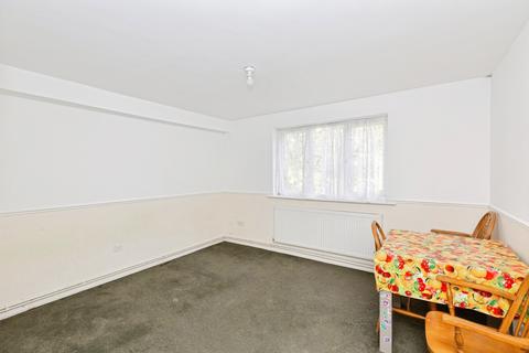 1 bedroom flat for sale, Thant Close, London, E10