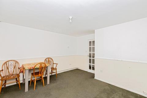1 bedroom flat for sale, Thant Close, London, E10