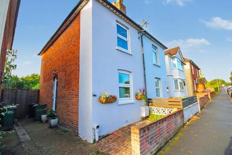 2 bedroom house for sale, Stoughton Road, Guildford