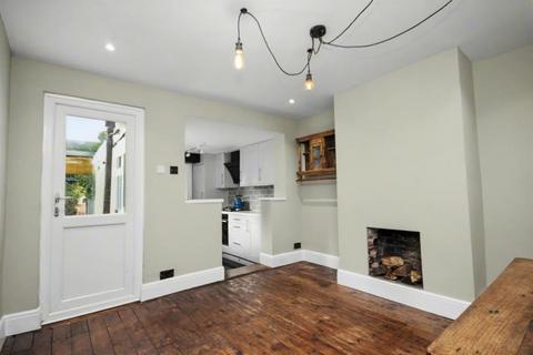2 bedroom house for sale, Stoughton Road, Guildford
