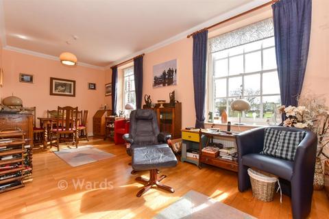 2 bedroom ground floor flat for sale, Mountbatten House, Deal CT14