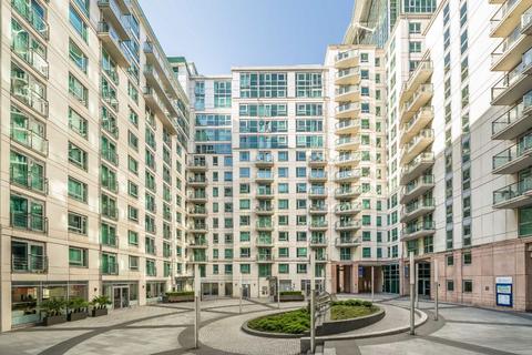 2 bedroom flat for sale, Admiral House, London SW8