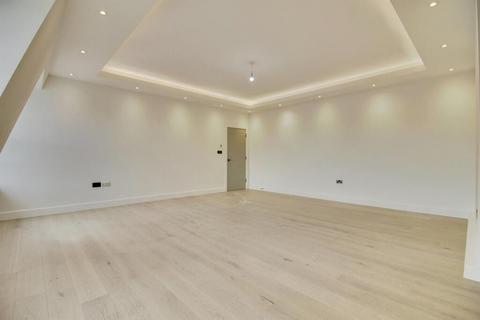 2 bedroom apartment to rent, Stonehills, Welwyn Garden City AL8
