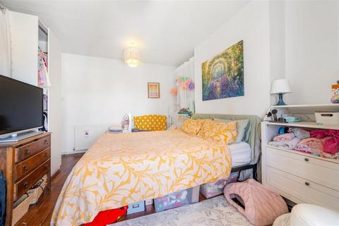 2 bedroom flat for sale, Sunny Bank, South Norwood, London, SE25