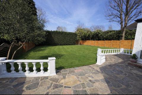 2 bedroom detached bungalow for sale, LOWER ROAD, FETCHAM, KT22
