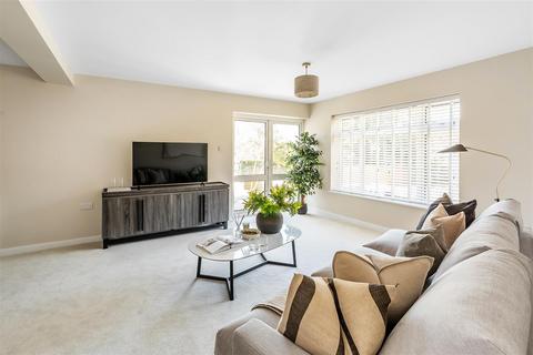2 bedroom detached bungalow for sale, LOWER ROAD, FETCHAM, KT22