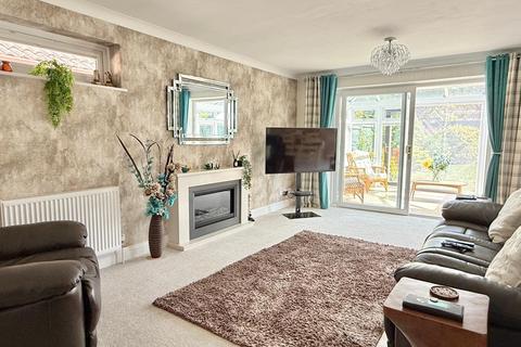 4 bedroom bungalow for sale, Woolsbridge Road, Ashley Heath, BH24 2LZ