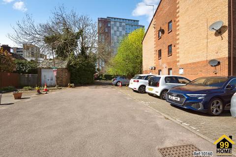 Studio to rent, Pasteur Close, London, NW9
